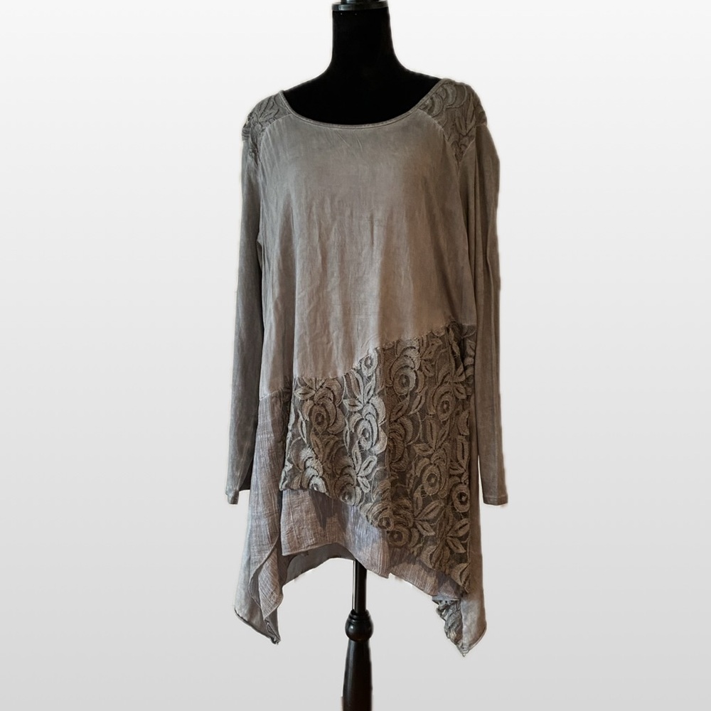 Forgotten Grace Tunic. XXL (1X) - Picture 4 of 11